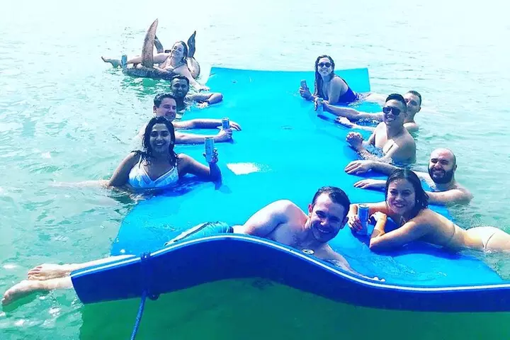 Miami Private Boat Rental to Sandbars and More