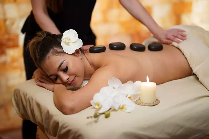 Couples Hot Stone Massage and Halotherapy in Las Vegas