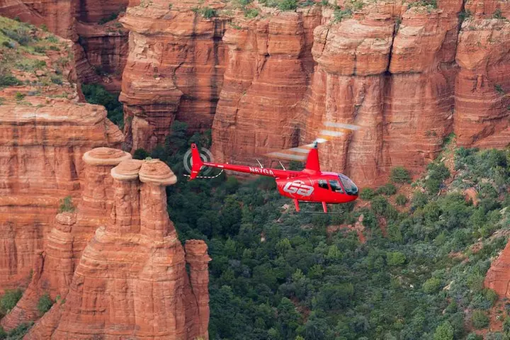 Sedona Helicopter Tour: Desert Thunder Tour