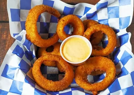 5% Cash Back at Sidelines Sports Bar & Grill