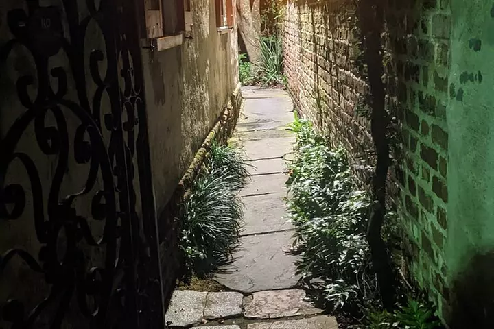 Revolutionary Charleston Walks - Ghost Tour