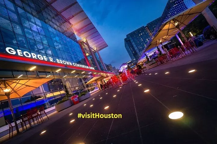 Private City Tour of Houston 3-hr Air-Conditioned Van Tour