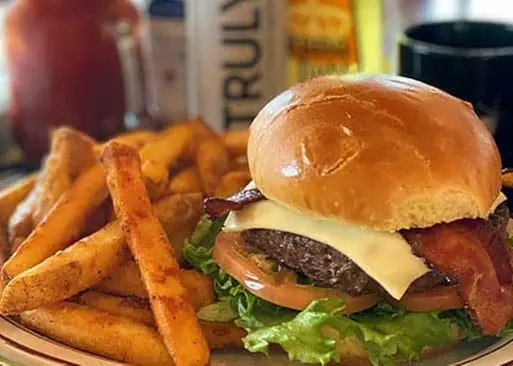 5% Cash Back at Maryann's Diner