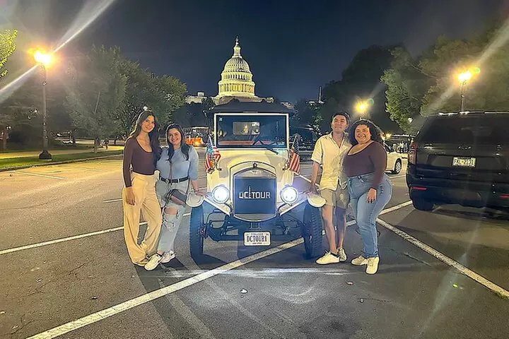 Washington DC Sightseeing Tour by Electric cart or Vintage Car