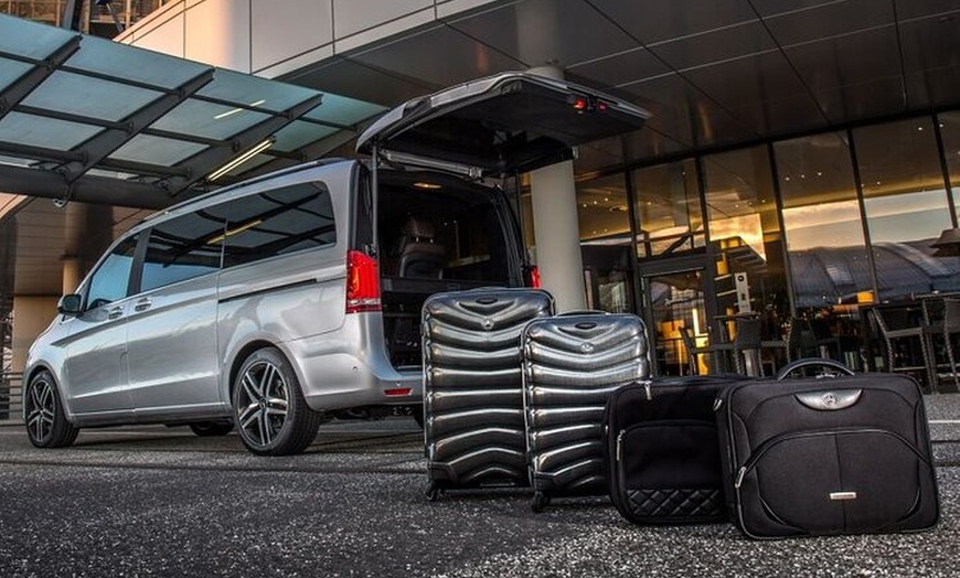 Image 3: taxi (Van) Paris Airport / Paris (6 People max )