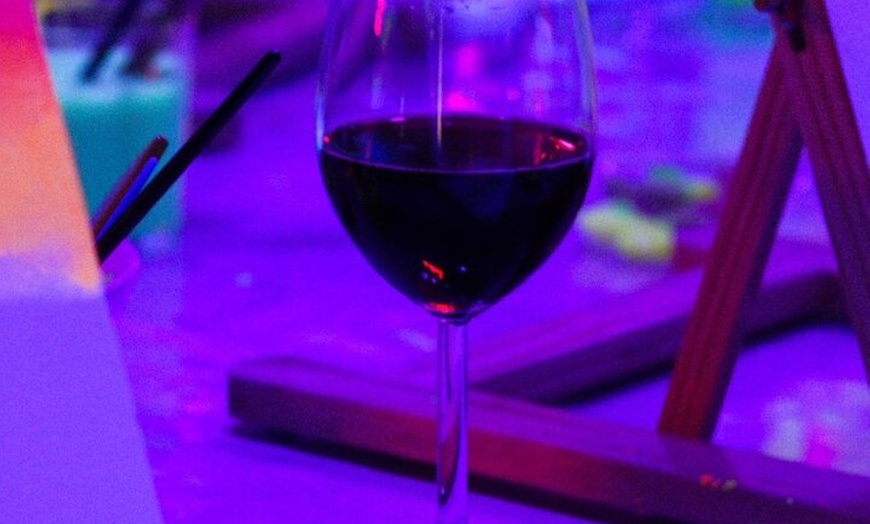 Image 7: Paint a neon fluorescent picture while drinking unlimited wine