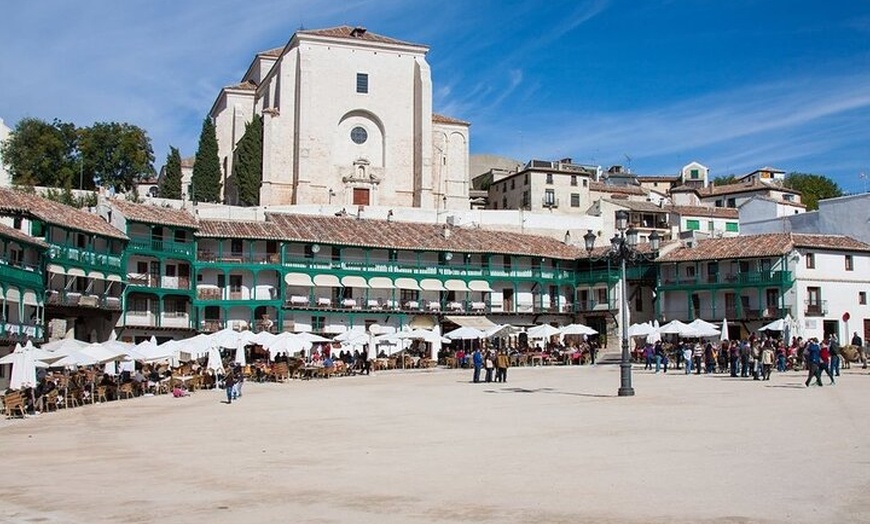 Image 6: Visita guiada a bodega y cata de vinos por el campo de Madrid