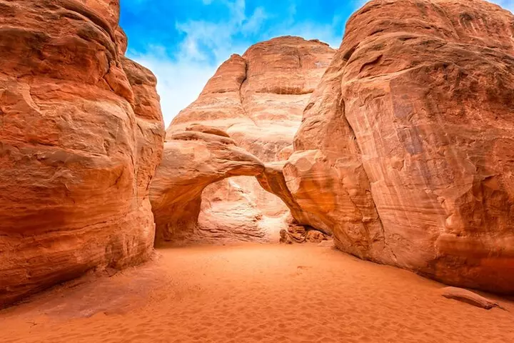 Arches National Park Self-Guided Driving Audio Tour