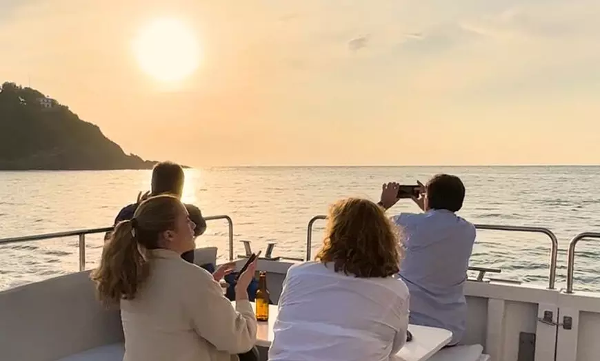 Image 6: Donostia San Sebastián Sunset en Barco desde el Mar