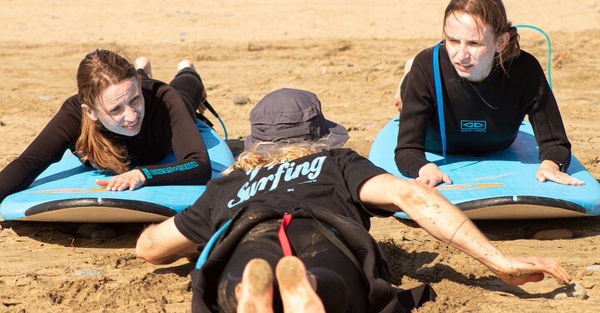 Curso de surf para dos personas en Playa del Inglés y Maspalomas