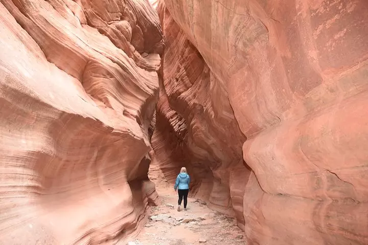 Peekaboo Slot Canyon 4WD Tour