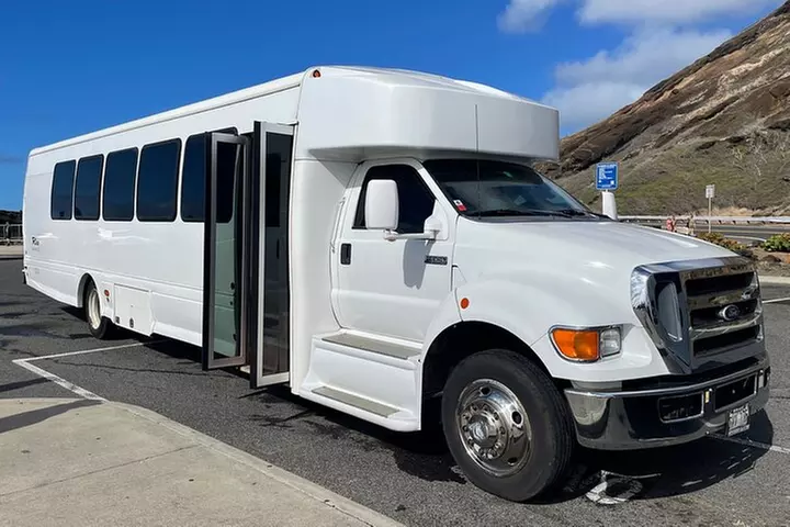 Oahu's Ultimate Grand Circle Island Tour with Snorkeling and More