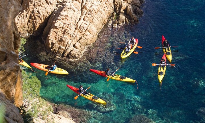 Image 1: Excursión Kayak + Snorkel - Costa Brava "Ruta de Las Cuevas"