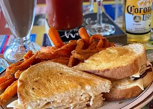 5% Cash Back at Maryann's Diner