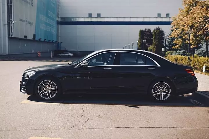 Arrival Private Transfer: Airport FLL to Hollywood Beach in Business Car - Primary Image