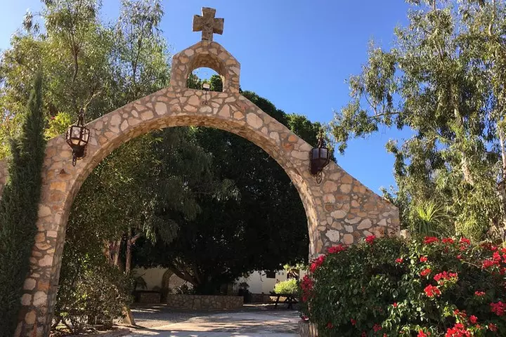 Luxury Private Wine Tasting Tour to Guadalupe Valley from San Diego
