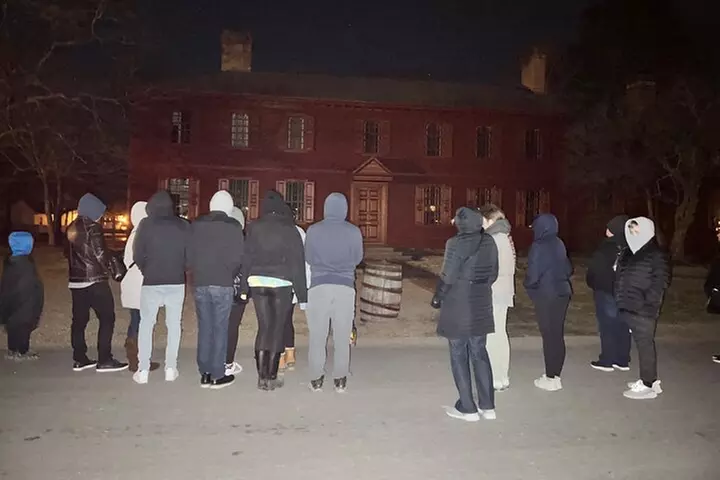 Williamsburg Ghosts, Witches and Pirates Tour