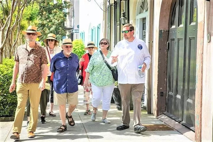 Undiscovered Charleston: Half Day Food, Wine & History Tour with Co...