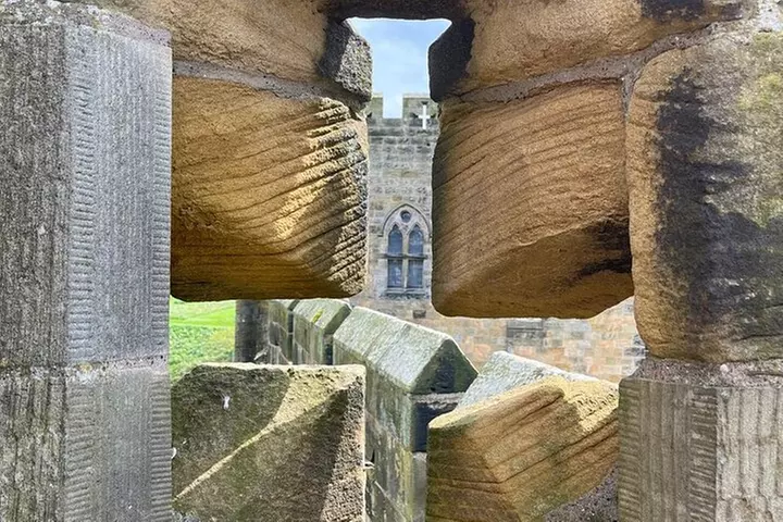 Edinburgh: Holy Island, Alnwick Castle & Kingdom of Northumbria