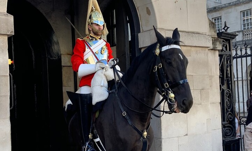 Image 2: Changing of The Guards Best Locations