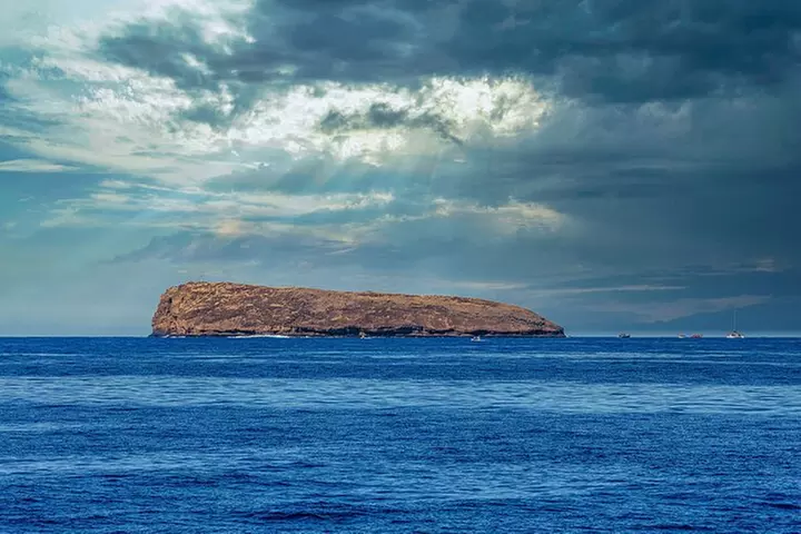 Four Winds Molokini Snorkeling Tour from Maalaea Harbor