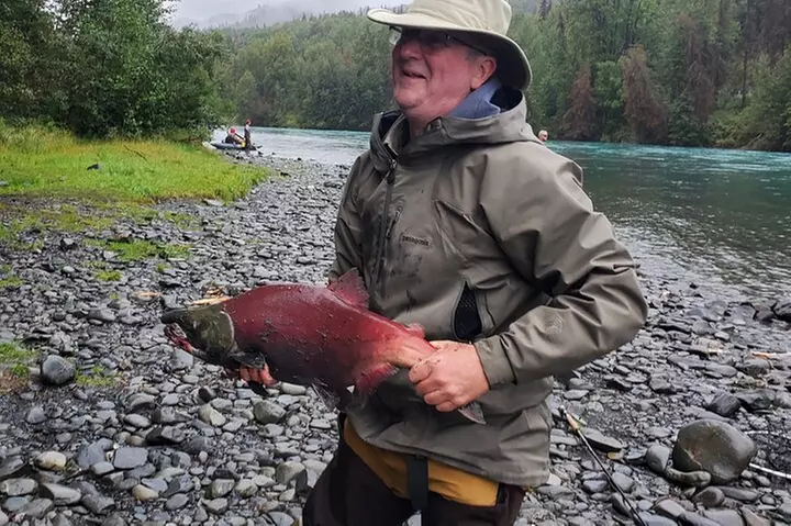 Alaskan Salmon 8-Hour Fishing Experience