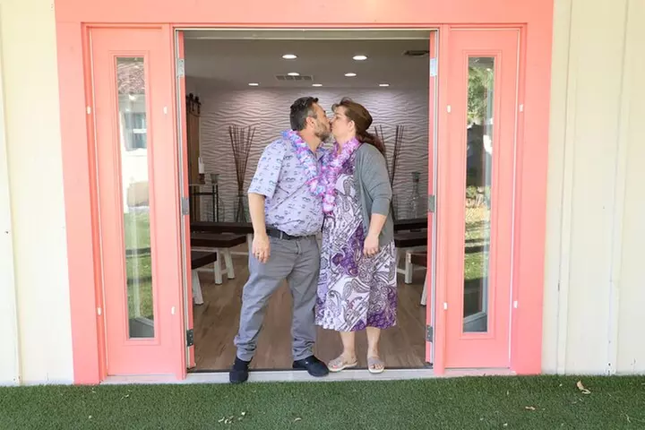 Quickie Sign and Go Wedding at Hawaiian Wedding Chapel