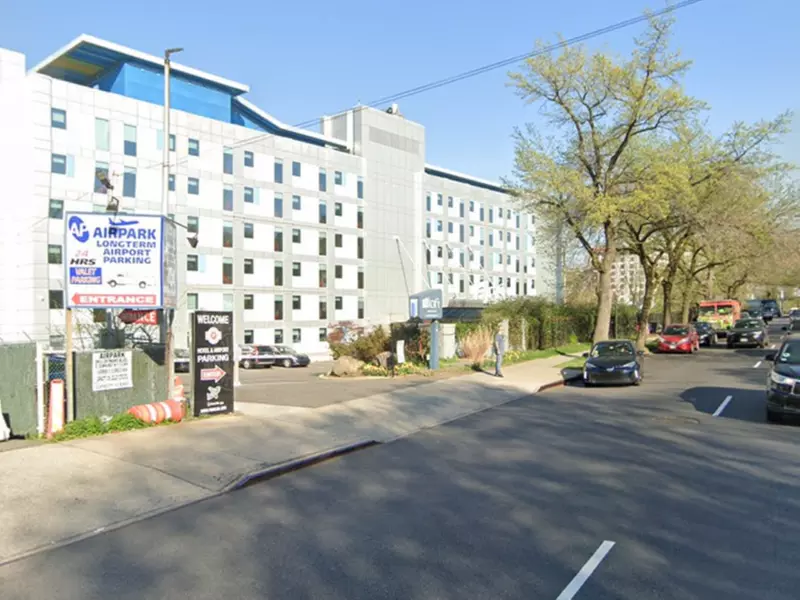 Parking at Parking Systems - Aloft LGA