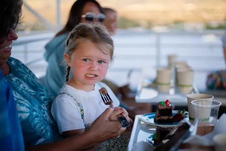 From Ma'alaea Harbor: Sunset Dinner Cruise Aboard the Quicksilver