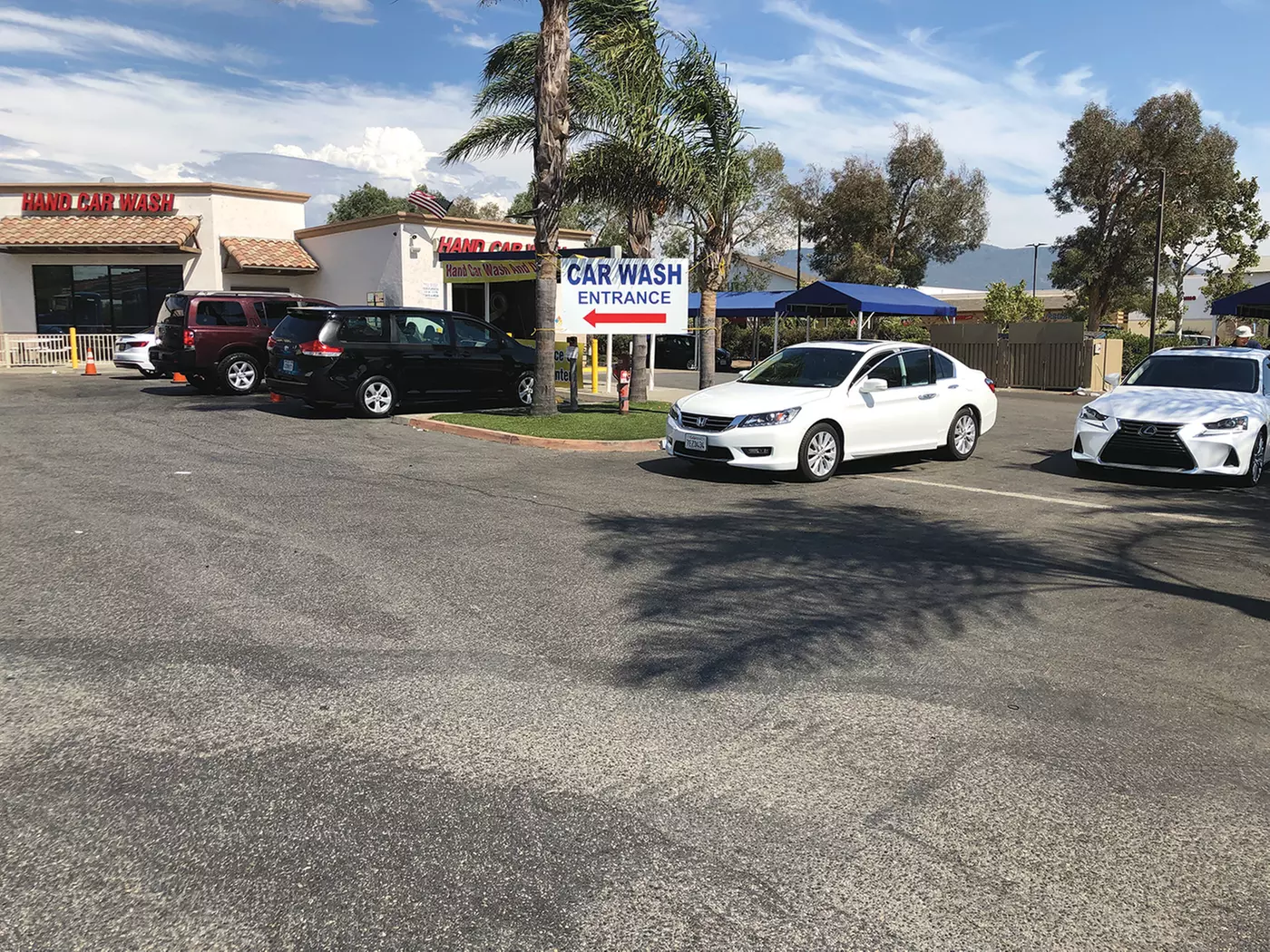 $17.50 For An Interior & Exterior Platinum Car Wash (Reg. $34.99) - Primary Image