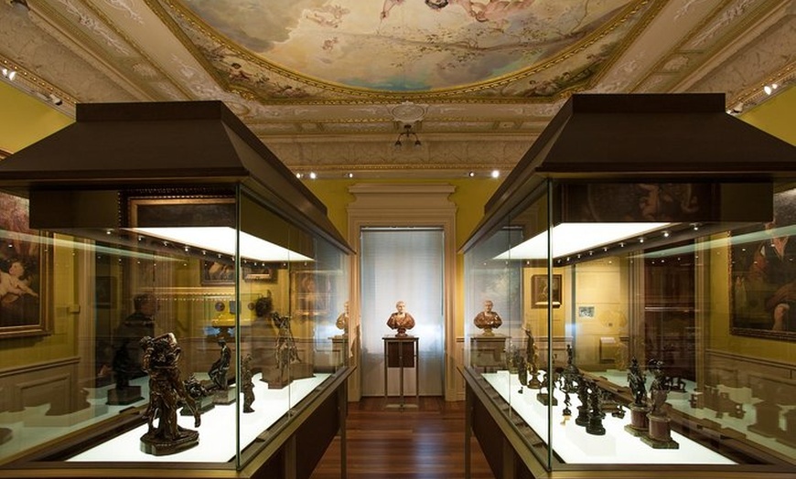 Image 5: Entrada al Museo Lázaro Galdiano