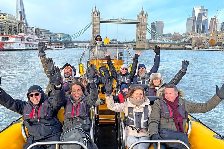 Speedboat Sightseeing: Embankment OR Westminster Pier -45 Minutes
