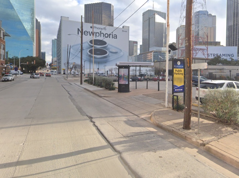 Parking at 912 Ross Ave. Lot