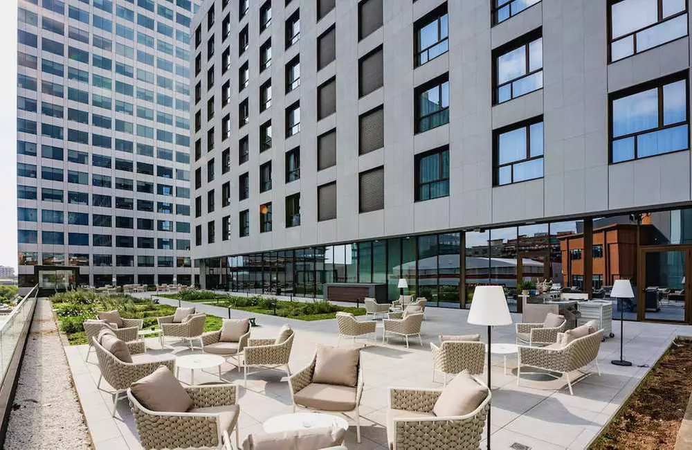 ✈ SPANIEN | Barcelona - Leonardo Royal Hotel Barcelona Fira 4*, 2 N...