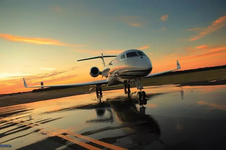 Milwaukee - General Mitchell Airport One Way Transfer - Primary Image