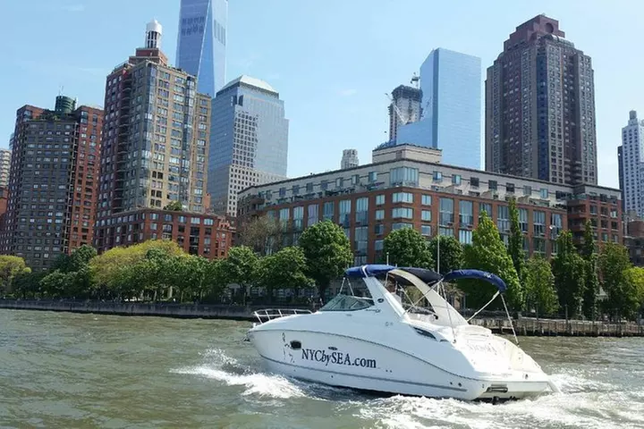 Best Private Luxury Daytime Boat Tour in New York City - 1 Hour