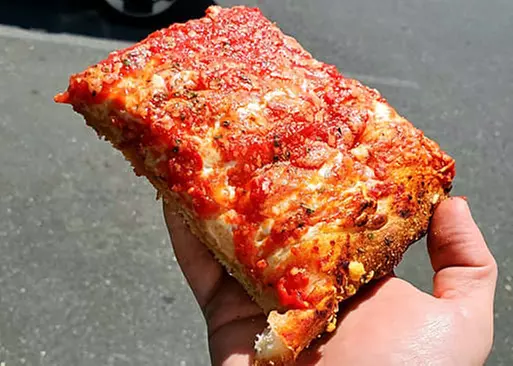 5% Cash Back at Brooklyn Square Pizza