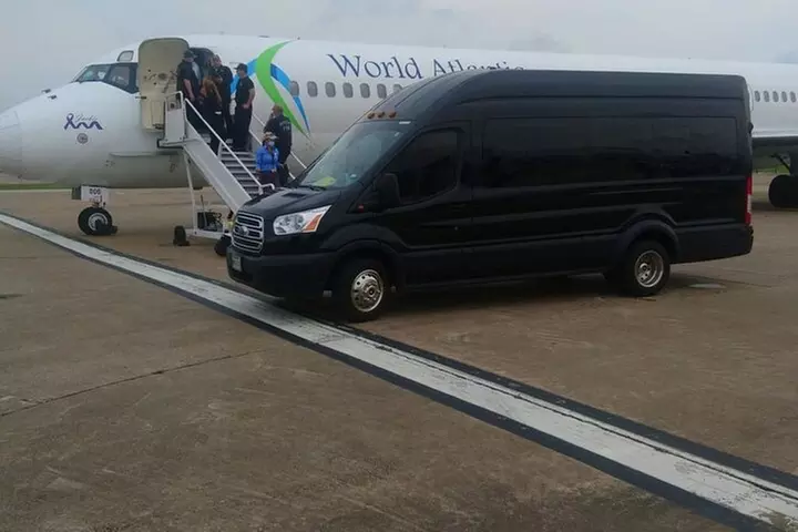 Private Shuttle Galveston to Hobby Airport (HOU) For 10 Travelers