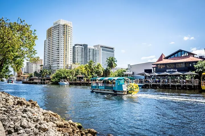 Sandbar Splash and Yacht Tour in Fort Lauderdale