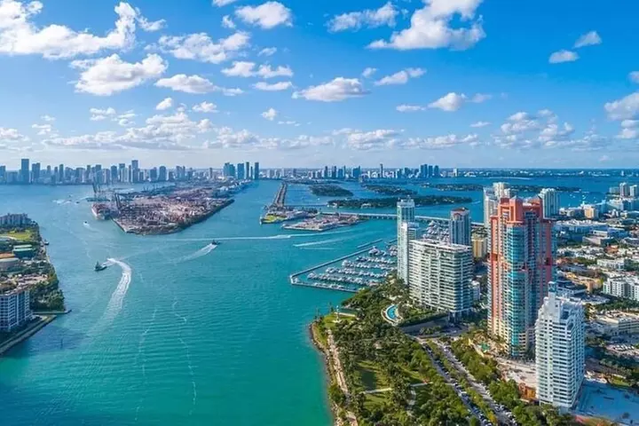Magic Air Tours: Private Luxury Flight over Miami Beach