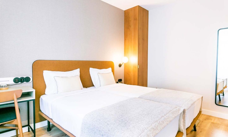 Image 2: ✈ PORTUGAL | Lisbonne - LX SoHo Boutique Hotel 3*, 2 nuit - Centre ...
