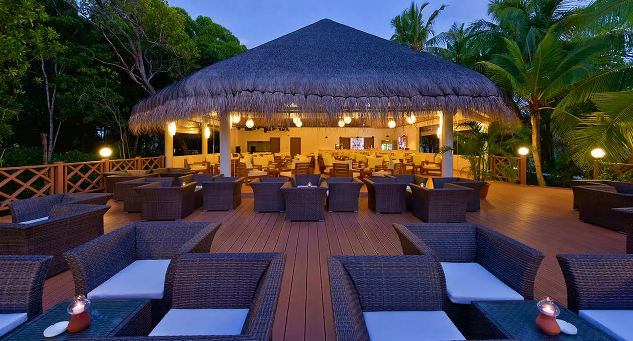 ✈ MALDIVES | Baa Atoll - Dreamland The Unique Sea & Lake Resort / S...