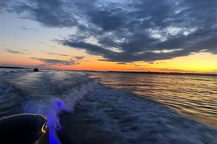 2-HR Private Hilton Head Sunset Cruise – Dolphin & Coastal Views