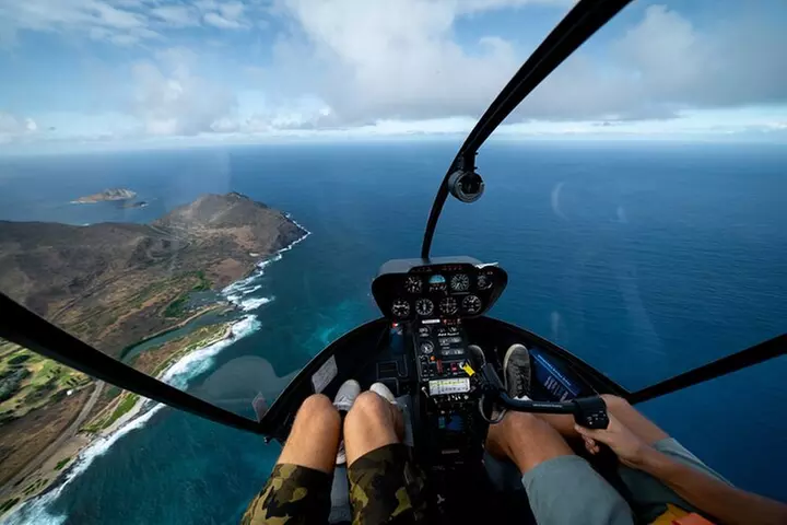30 Minutes PRIVATE Helicopter Tour in Honolulu - Primary Image