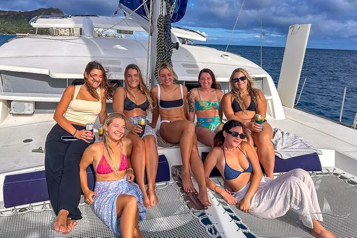3 Hour Luxury Private Sailing Catamaran for 7-12 People
