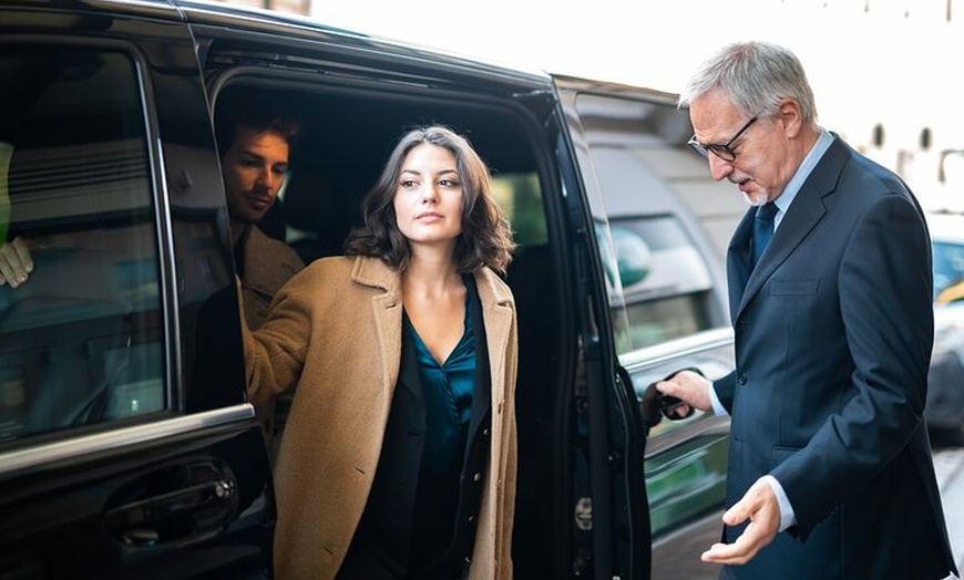 Image 3: Private Taxi Transfer from London to Stansted Airport