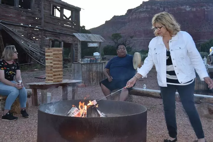 Campfire S'mores and Stars Tour in Kanab