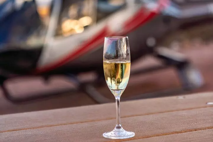 Red Rock Canyon Helicopter Tour with Landing and Champagne Toast