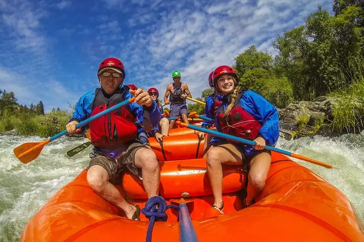 Nugget Falls class IV Half-Day Rafting on The Rogue River