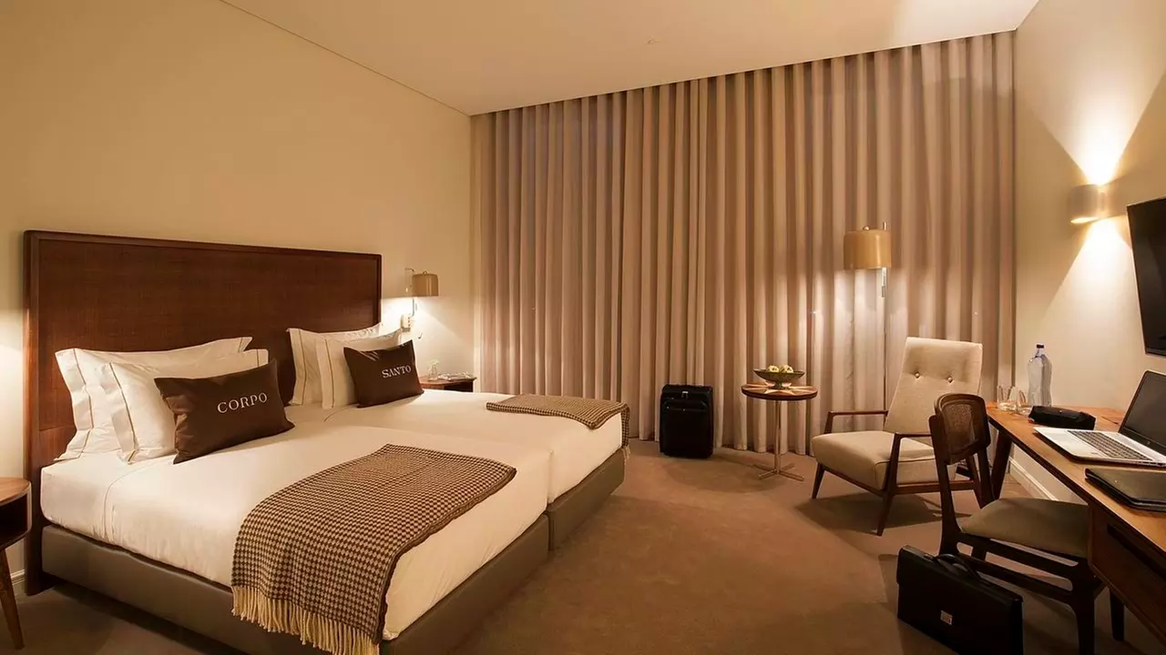 ✈ PORTUGAL | Lissabon - Hotel Corpo Santo Lisbon Historical 5*, 2 N...